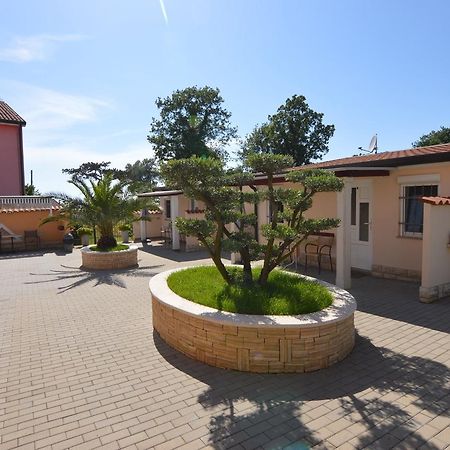 Apartmani Dekovic Materada Porec Esterno foto