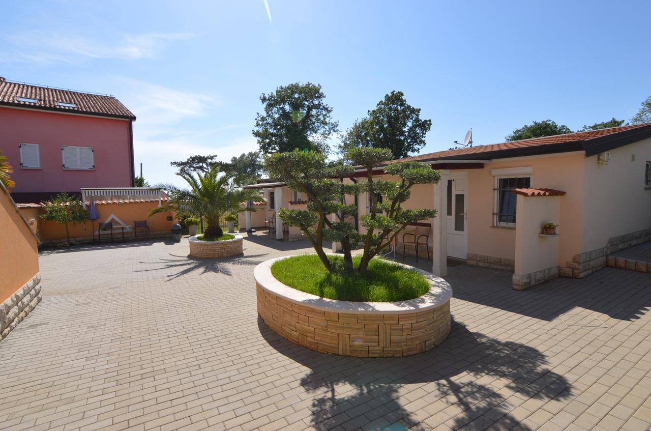 Apartmani Dekovic Materada Porec Esterno foto