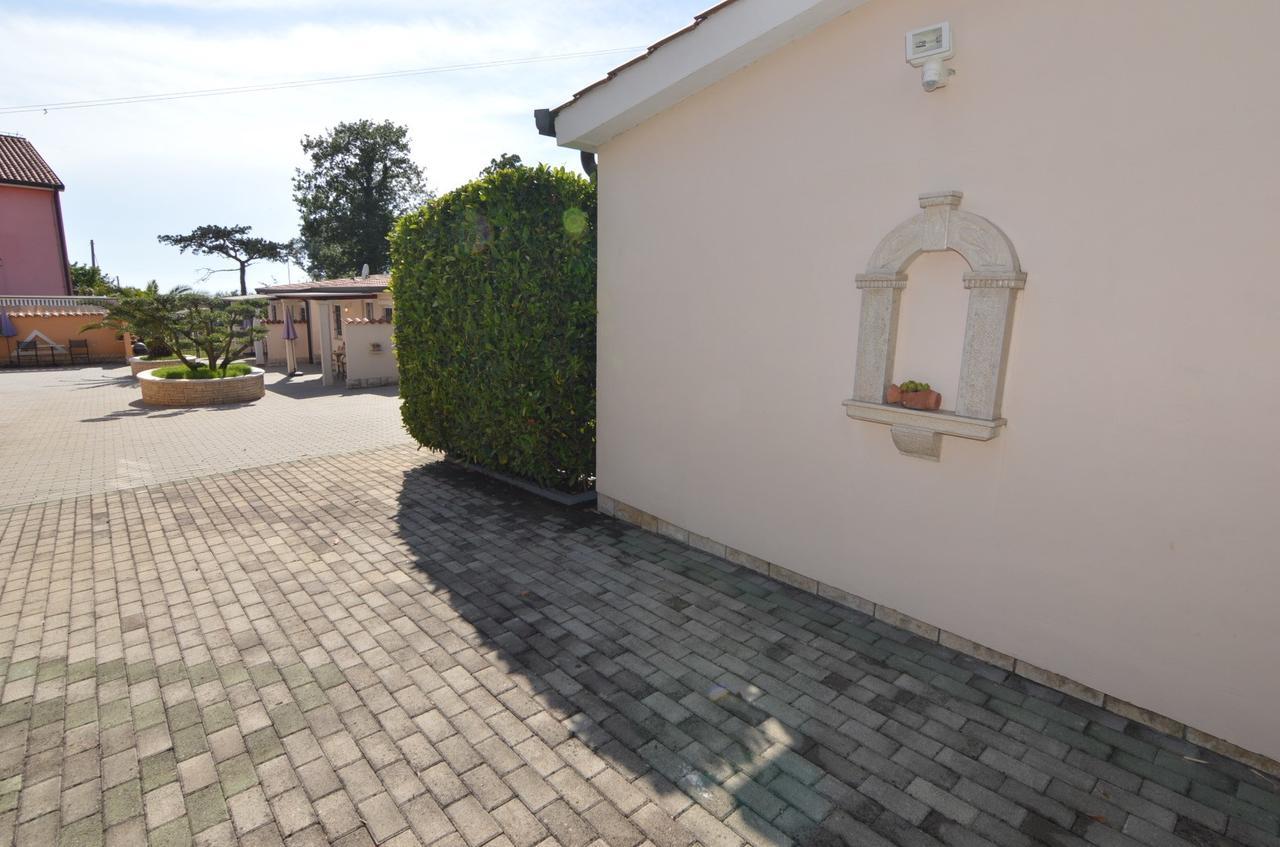 Apartmani Dekovic Materada Porec Camera foto