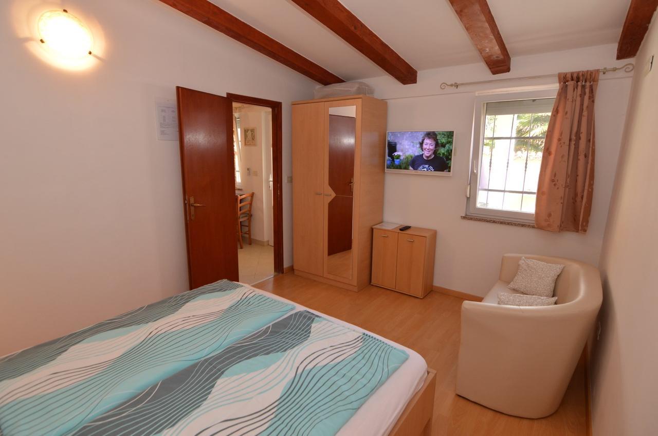 Apartmani Dekovic Materada Porec Camera foto