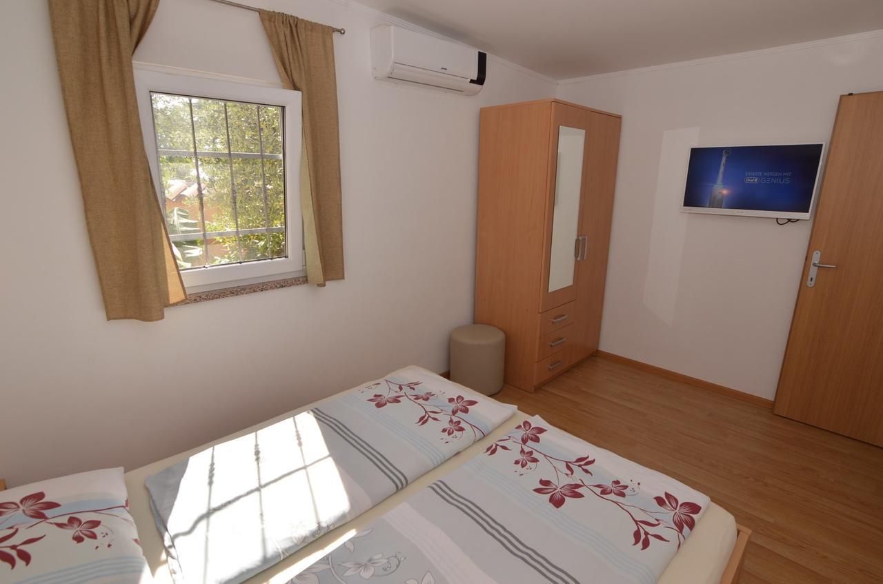Apartmani Dekovic Materada Porec Camera foto