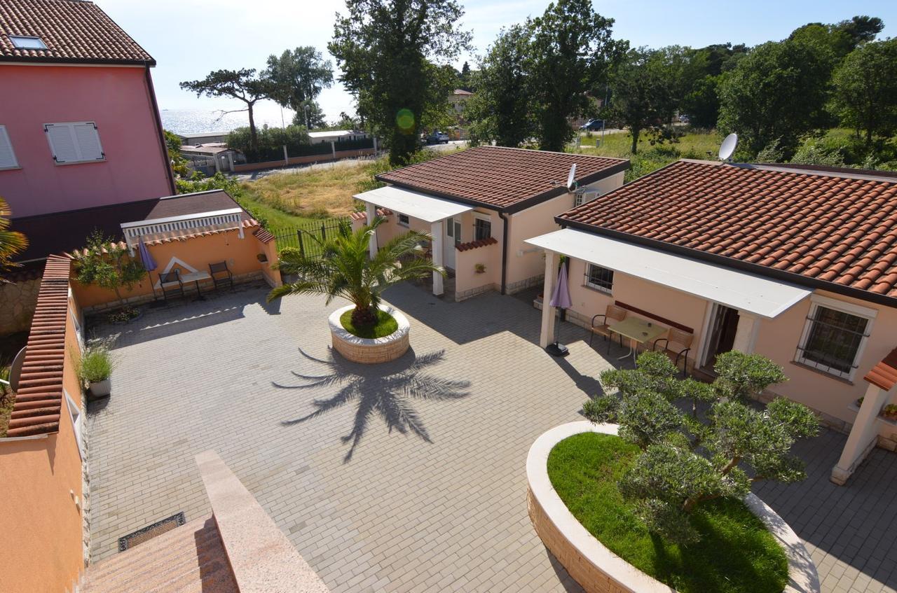 Apartmani Dekovic Materada Porec Camera foto